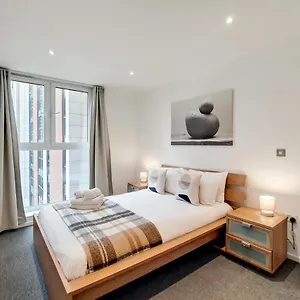 Fully Serviced Two Bed By Excel & O2 Apartment London